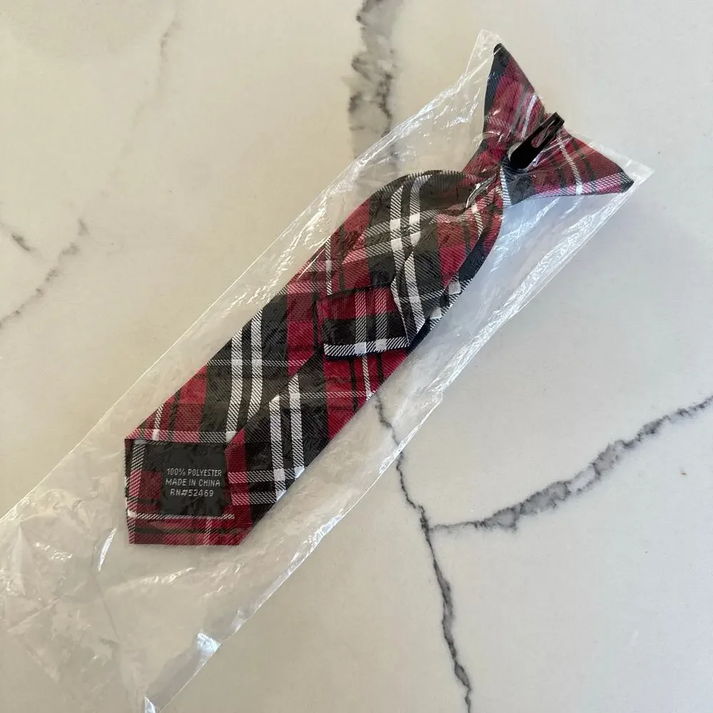Clip on tie